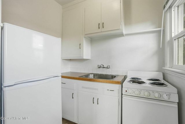 1704 N Ash St, Spokane, WA 99205