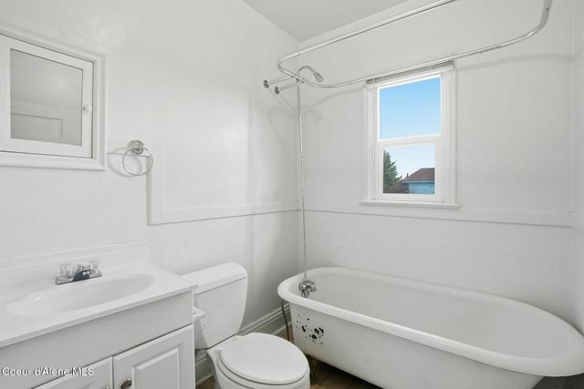 1704 N Ash St, Spokane, WA 99205