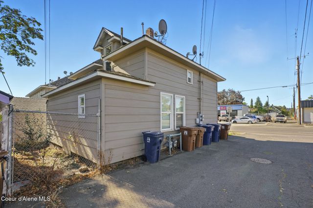 1704 N Ash St, Spokane, WA 99205