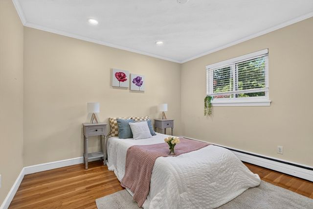 32 Bobolink Rd, Wellesley, MA 02481