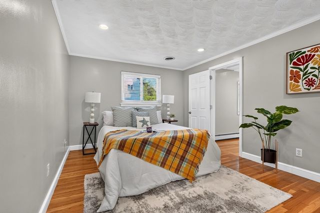 32 Bobolink Rd, Wellesley, MA 02481