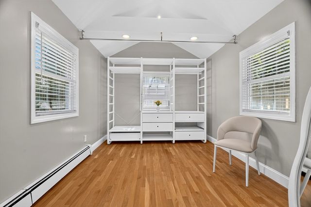 32 Bobolink Rd, Wellesley, MA 02481