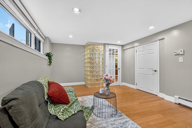 32 Bobolink Rd, Wellesley, MA 02481