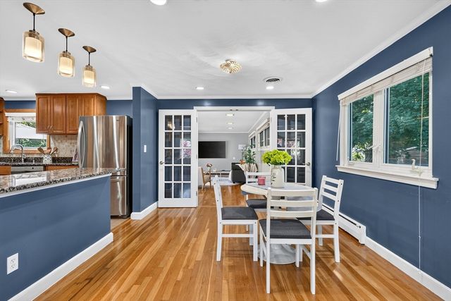 32 Bobolink Rd, Wellesley, MA 02481