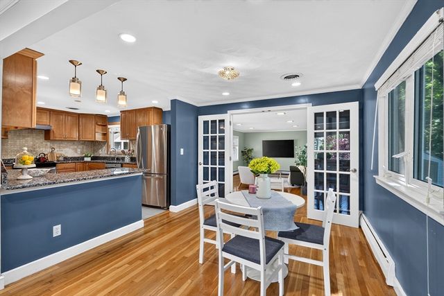 32 Bobolink Rd, Wellesley, MA 02481