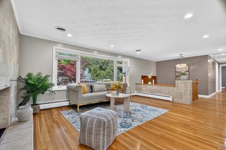 32 Bobolink Rd, Wellesley, MA 02481
