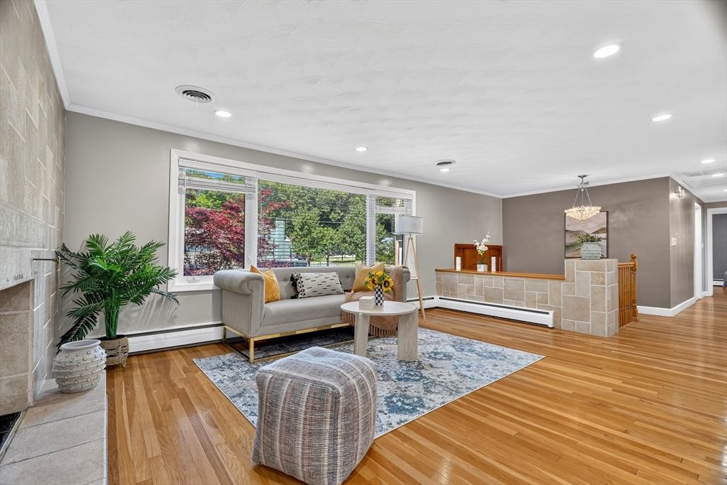 32 Bobolink Rd, Wellesley, MA 02481