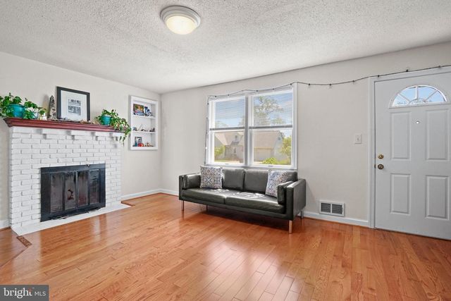 1406 F ST, Woodbridge, VA 22191