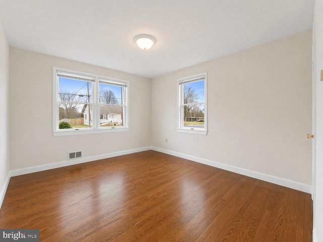 1406 F ST, Woodbridge, VA 22191