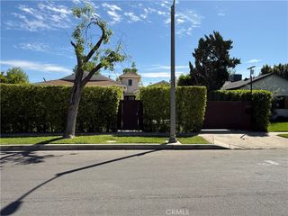 5906 Graves Avenue, Encino, CA 91316