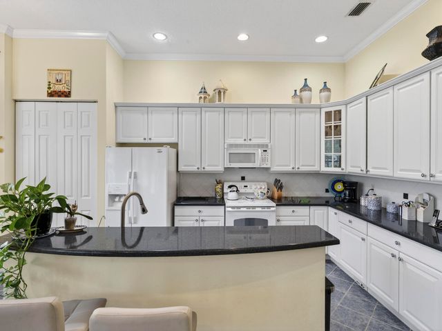 608 SW Calamondin Way Way SW, Vero Beach, FL 32968