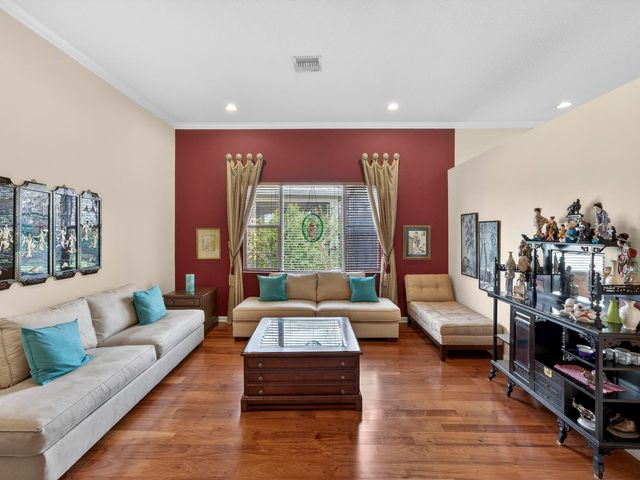 608 SW Calamondin Way Way SW, Vero Beach, FL 32968