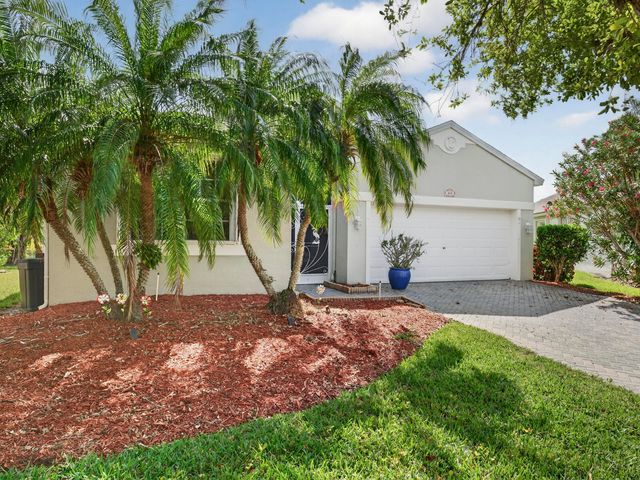 608 SW Calamondin Way Way SW, Vero Beach, FL 32968
