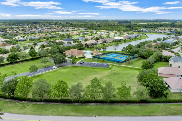 608 SW Calamondin Way Way SW, Vero Beach, FL 32968