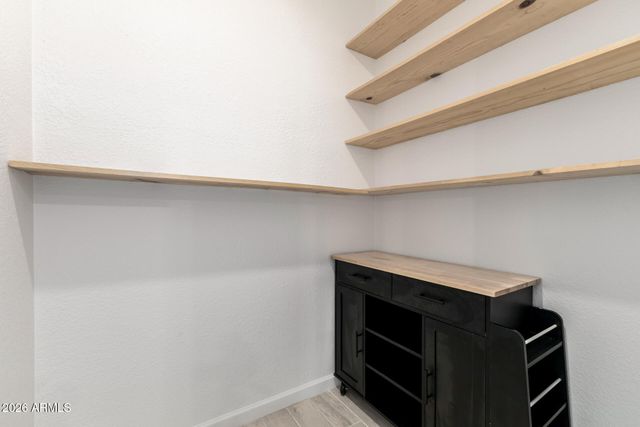 2532 E JONES Avenue, Phoenix, AZ 85040