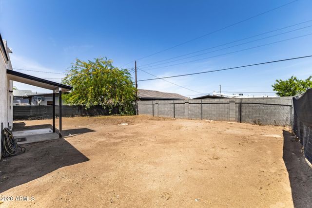 2532 E JONES Avenue, Phoenix, AZ 85040