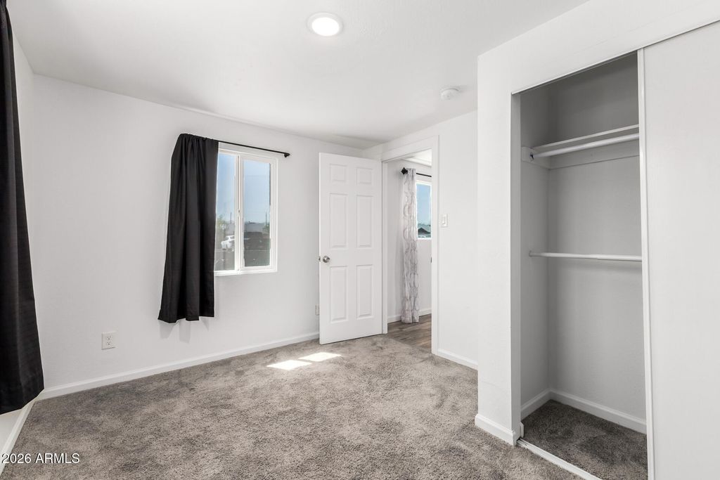 Image 19 of property listing at 2532 E JONES Avenue, Phoenix, AZ 85040