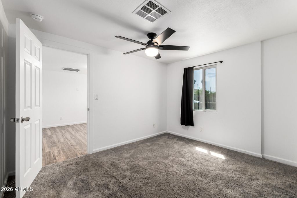 Image 21 of property listing at 2532 E JONES Avenue, Phoenix, AZ 85040