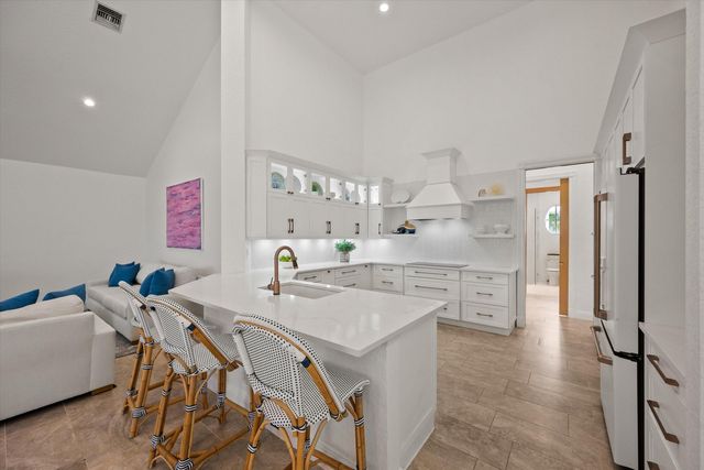 1362 Breakers West Boulevard, West Palm Beach, FL 33411