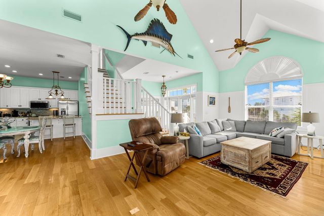921 Lighthouse Lagoon Court, Panama City Beach, FL 32407