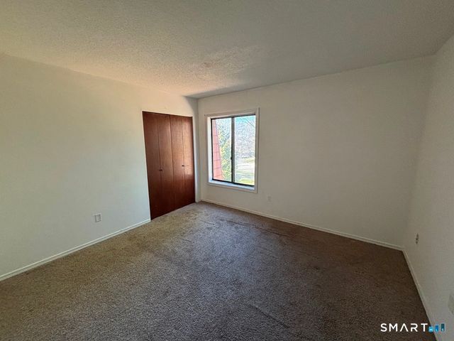 35 Woodsedge Drive 3C, Newington, CT 06111