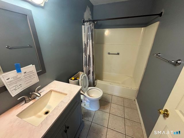 35 Woodsedge Drive 3C, Newington, CT 06111