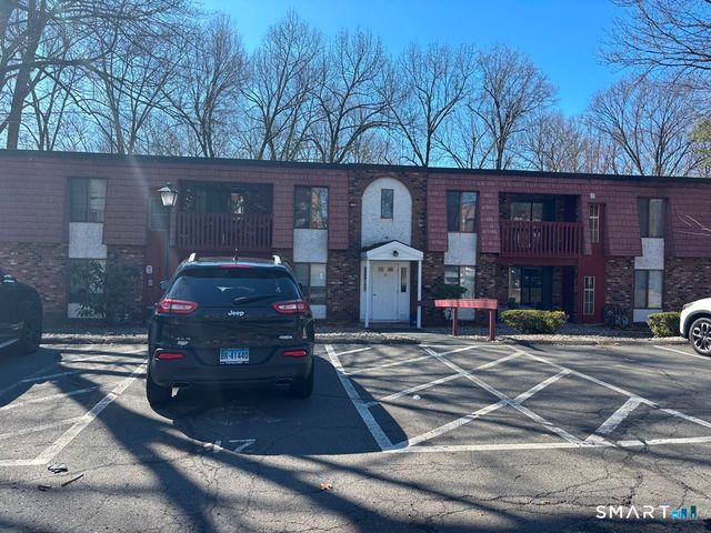 35 Woodsedge Drive 3C, Newington, CT 06111