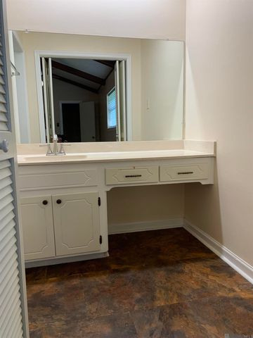 40111 La Rochelle Rd, Prairieville, LA 70769