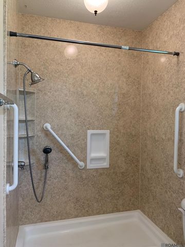 40111 La Rochelle Rd, Prairieville, LA 70769