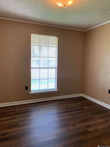 40111 La Rochelle Rd, Prairieville, LA 70769