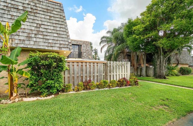 245 Woodland Road, Palm Springs, FL 33461