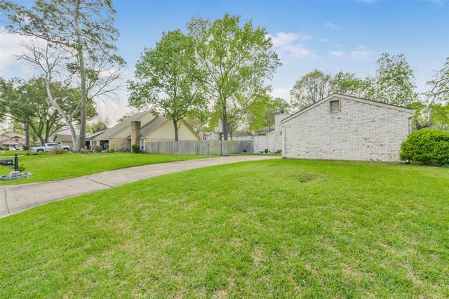 19523 Gamble Oak Drive, Humble, TX 77346