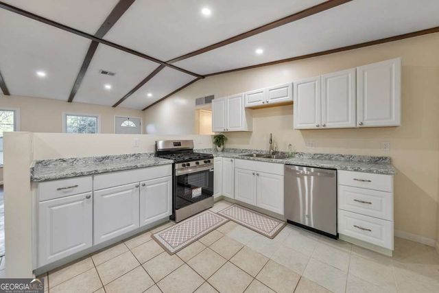 2518 Carolyn Drive SE, Smyrna, GA 30080