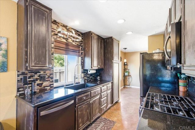 329 Calle Adela, San Marcos, CA 92069