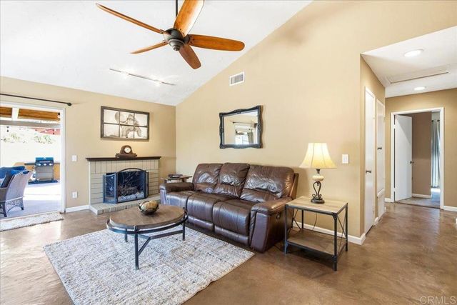 329 Calle Adela, San Marcos, CA 92069