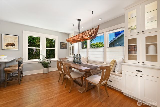 5207 Wallingford Avenue N, Seattle, WA 98103