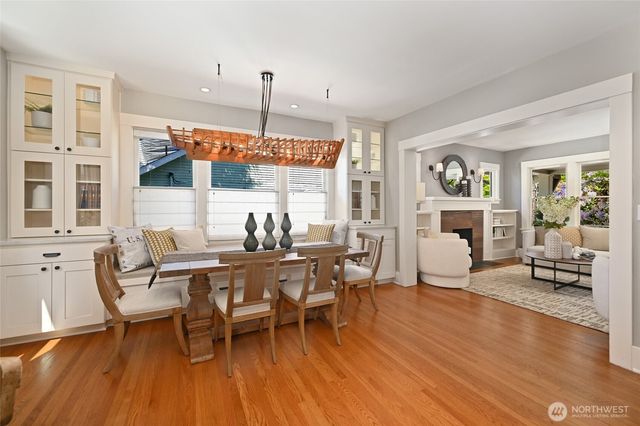 5207 Wallingford Avenue N, Seattle, WA 98103