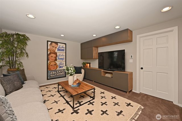 5207 Wallingford Avenue N, Seattle, WA 98103