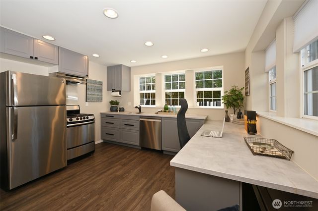 5207 Wallingford Avenue N, Seattle, WA 98103