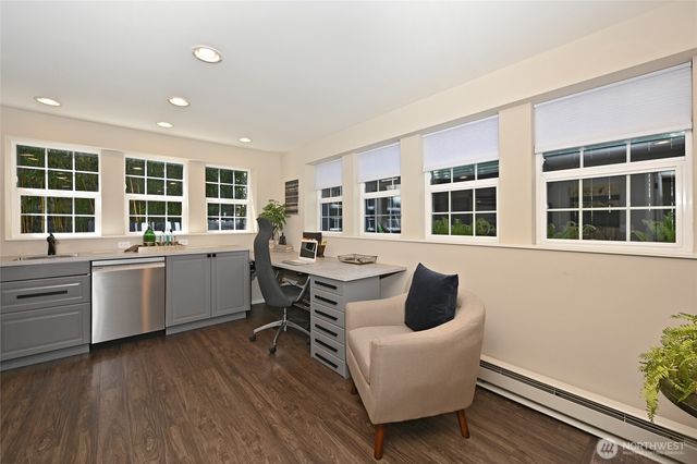 5207 Wallingford Avenue N, Seattle, WA 98103