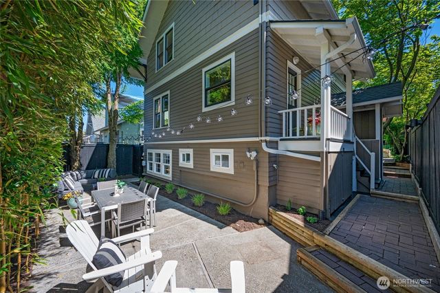 5207 Wallingford Avenue N, Seattle, WA 98103