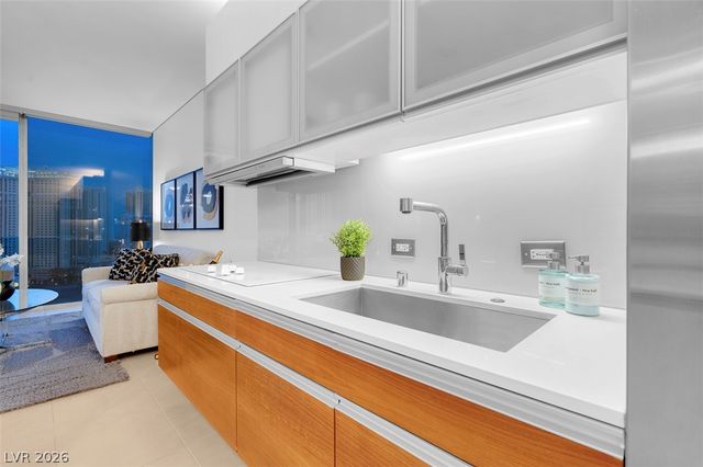 3722 Las Vegas Boulevard 1104, Las Vegas, NV 89158