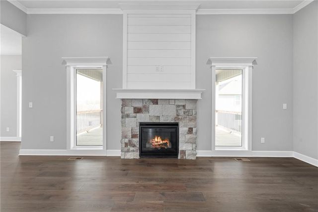 10205 N Winchester Avenue, Kansas City, MO 64156