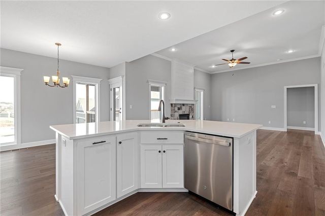 10205 N Winchester Avenue, Kansas City, MO 64156