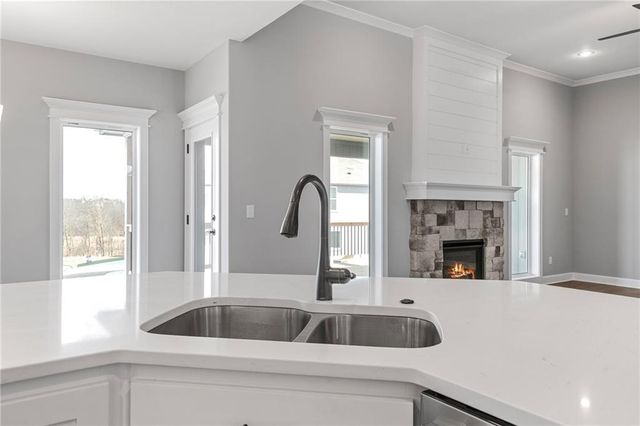 10205 N Winchester Avenue, Kansas City, MO 64156