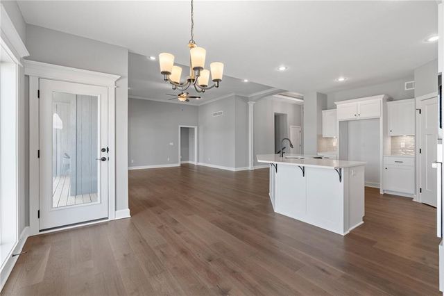 10205 N Winchester Avenue, Kansas City, MO 64156