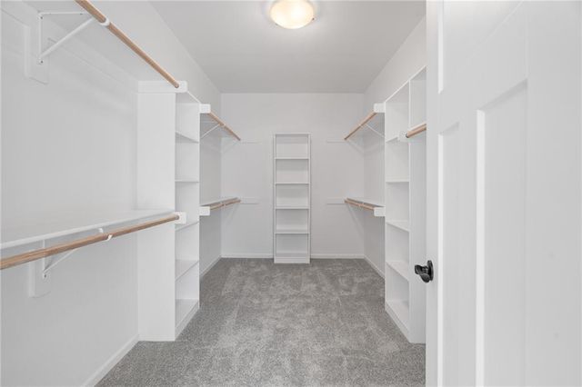 10205 N Winchester Avenue, Kansas City, MO 64156