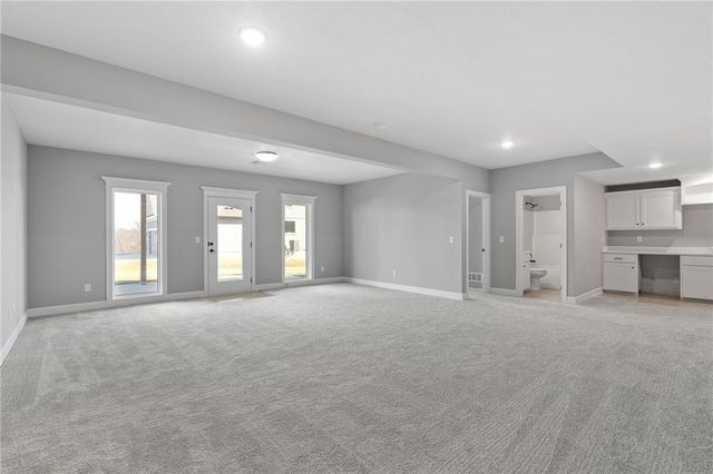 10205 N Winchester Avenue, Kansas City, MO 64156