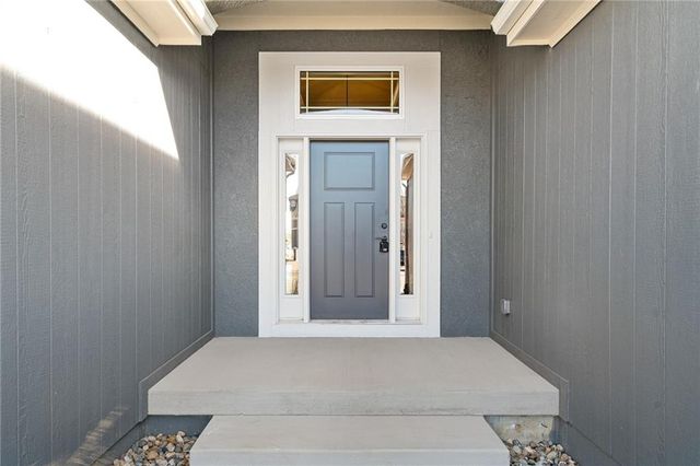 10205 N Winchester Avenue, Kansas City, MO 64156