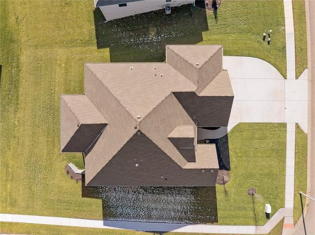 10205 N Winchester Avenue, Kansas City, MO 64156